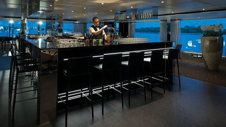 Horizon Bar and Lounge