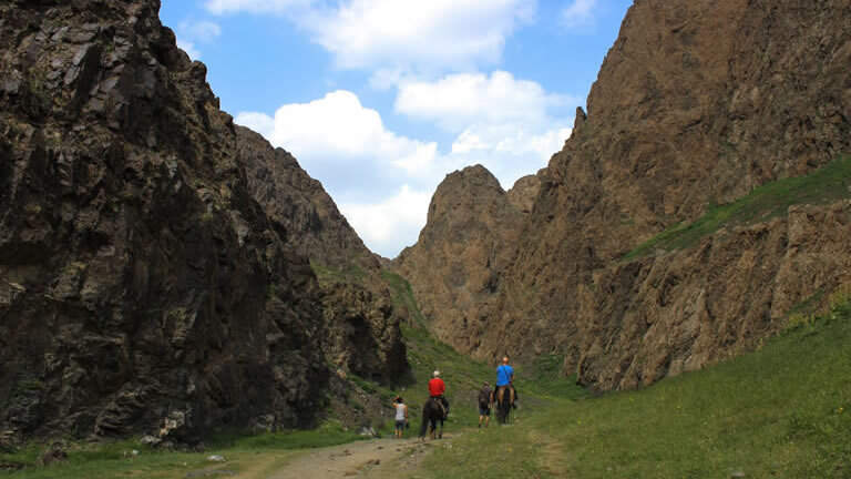 Mongolia Golden Eagle Festival