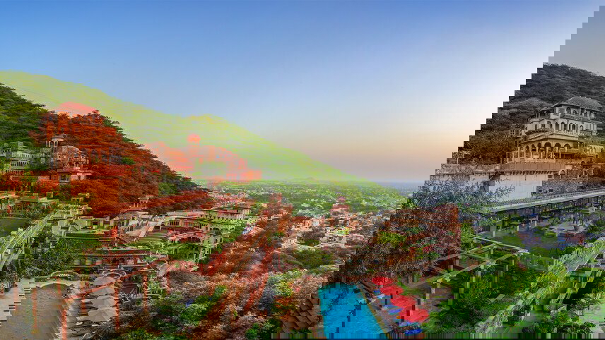 India's North & South - Premium Adventure