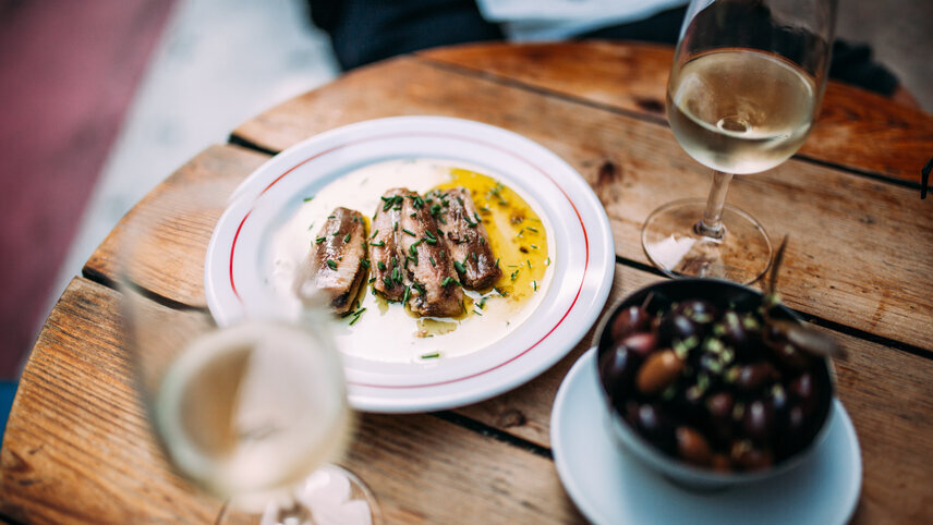 Signature Portugal - Among the Whitewashed Hills