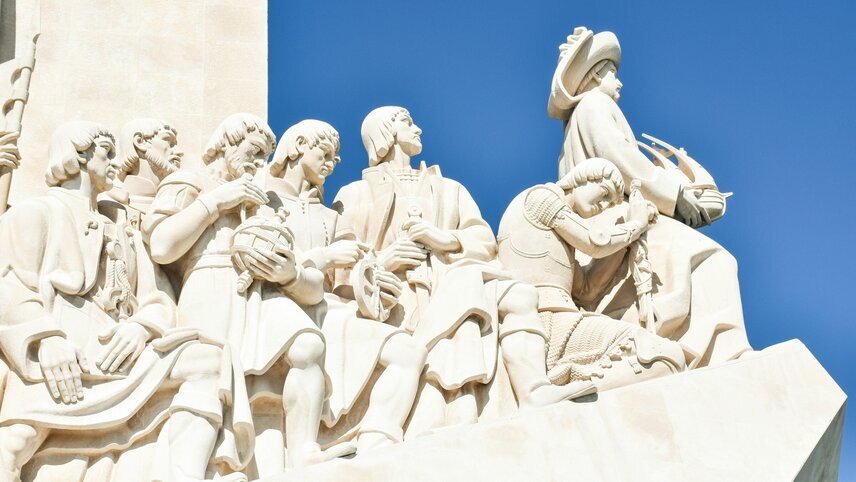 Signature Portugal - Among the Whitewashed Hills