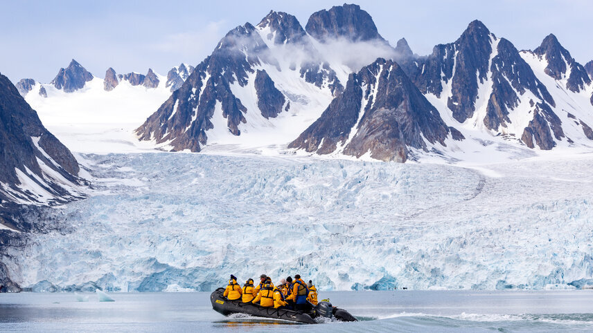 Svalbard in Spring: Sea Ice, Pristine Snow & Wildlife