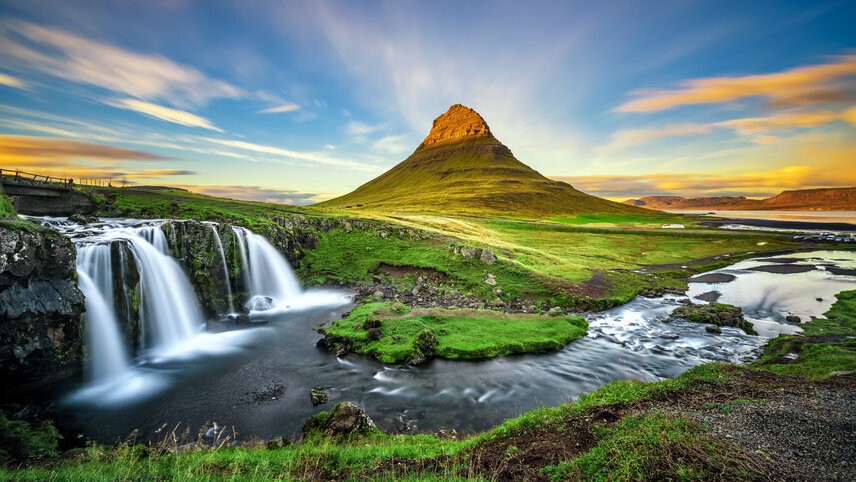 Iceland Circumnavigation: Mountains, Volcanoes & Waterfalls