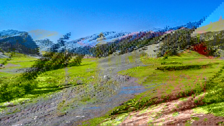 Kyrgyzstan Walking Explorer