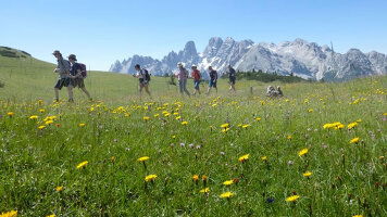 8 Day Hiking in the Dolomites (Explore)