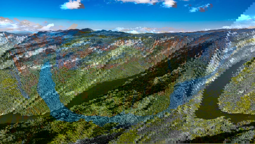 Contrasts of Mexico with Yucatan Peninsula Extension