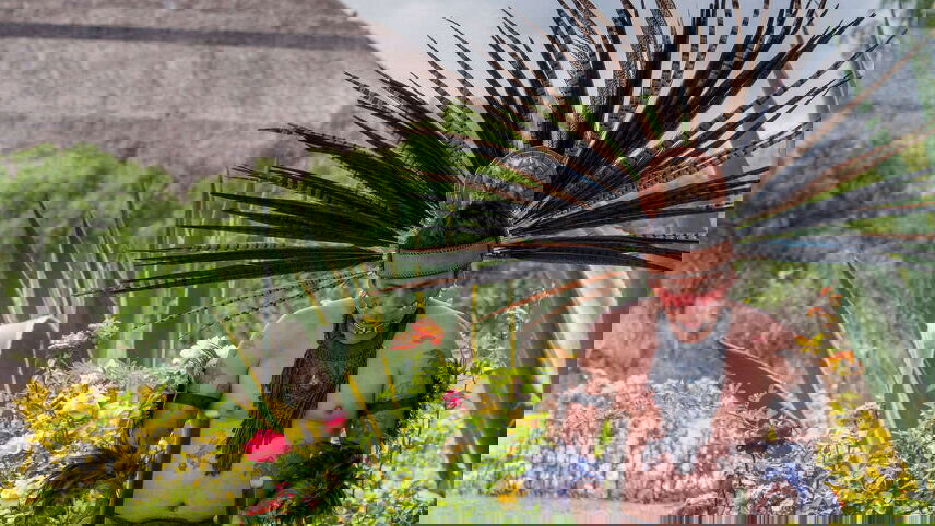 Contrasts of Mexico with Yucatan Peninsula Extension