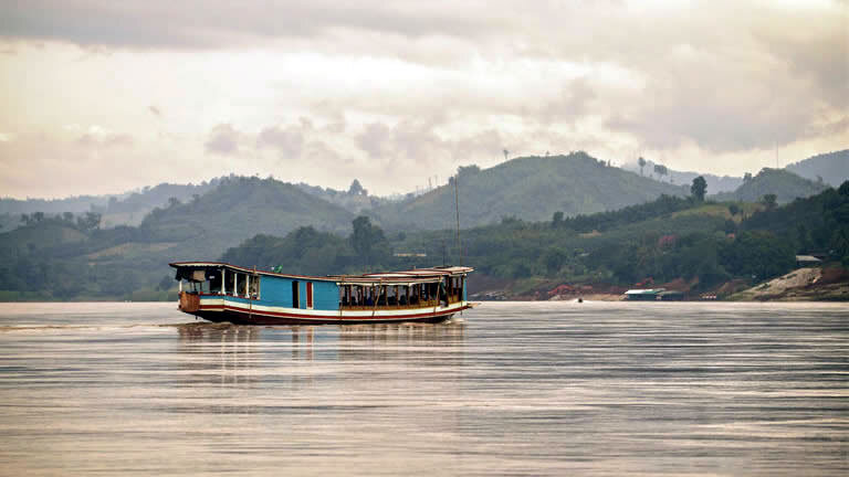 Vietnam, Laos & Thailand: Riversides & Railways