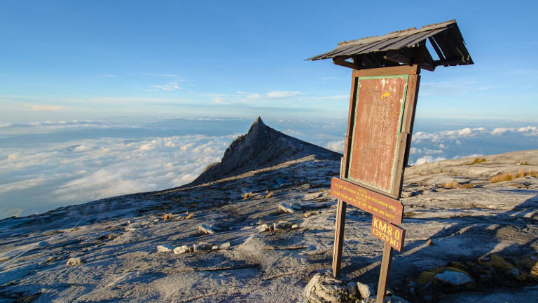 Trek Mt Kinabalu