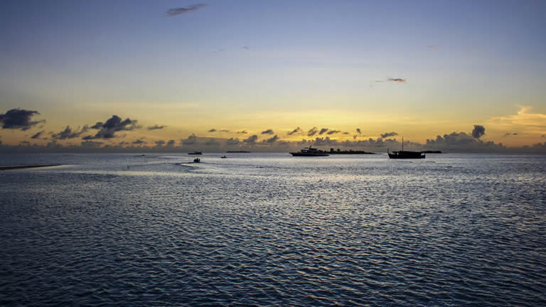Maldives Cruise: Indian Ocean Dhoni Life