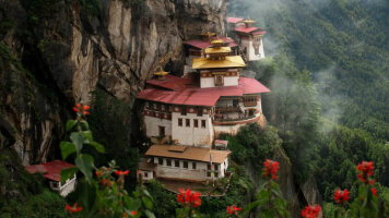 8 Day Signature: Bhutan & the High Himalayan Valleys (G Adventures)
