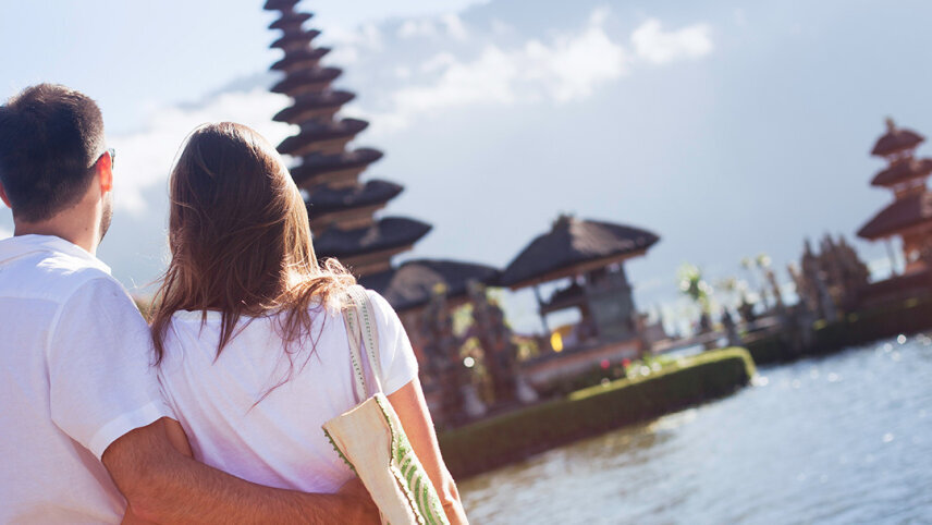 Java & Bali: Sunrises, Surf & Serenity
