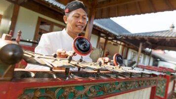 8 Day Highlights of Java: Temples & The Dieng Plateau (G Adventures)