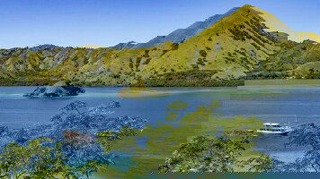 30 Day Epic Archipelago Adventure: Sumatra to Flores in 30 Days (G Adventures)