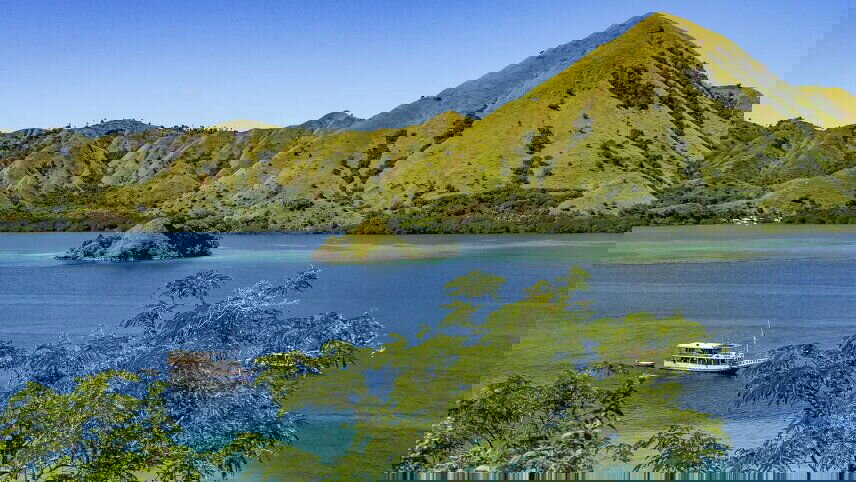 Epic Archipelago Adventure: Sumatra to Flores in 30 Days