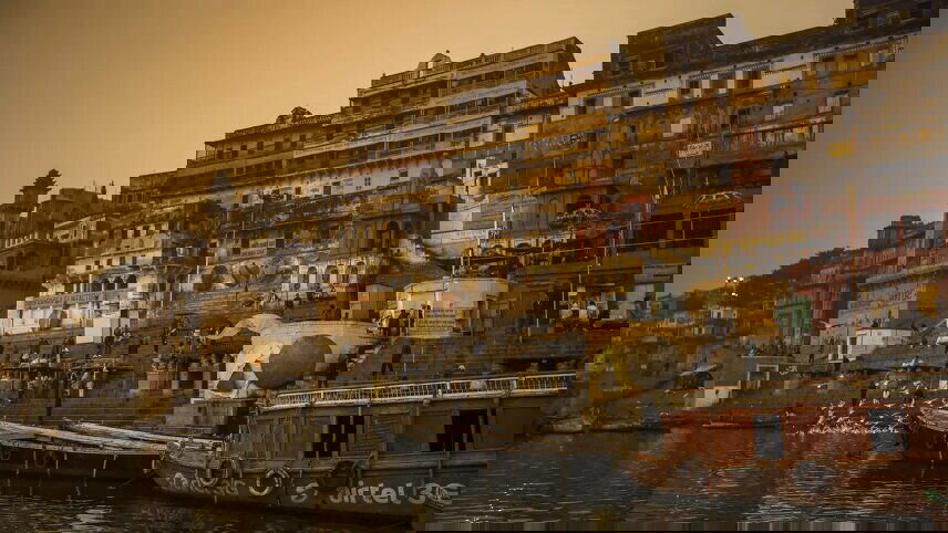 Varanasi to Kathmandu: Temples, Trails & Himalayan Hikes