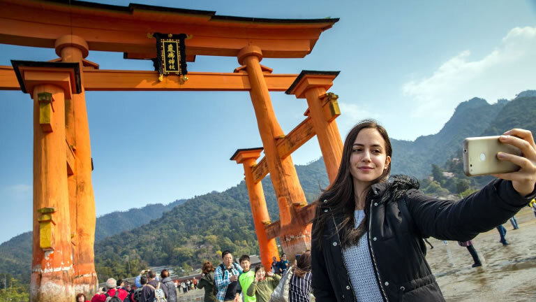 Epic Japan: Speed Trains & Street Food