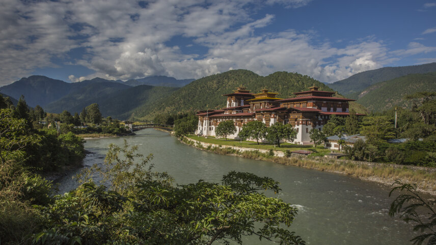 Signature: Himalayan Kingdoms of Nepal & Bhutan