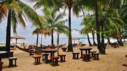 10 Day Cambodia: Ancient Ruins & Boat Rides (G Adventures)