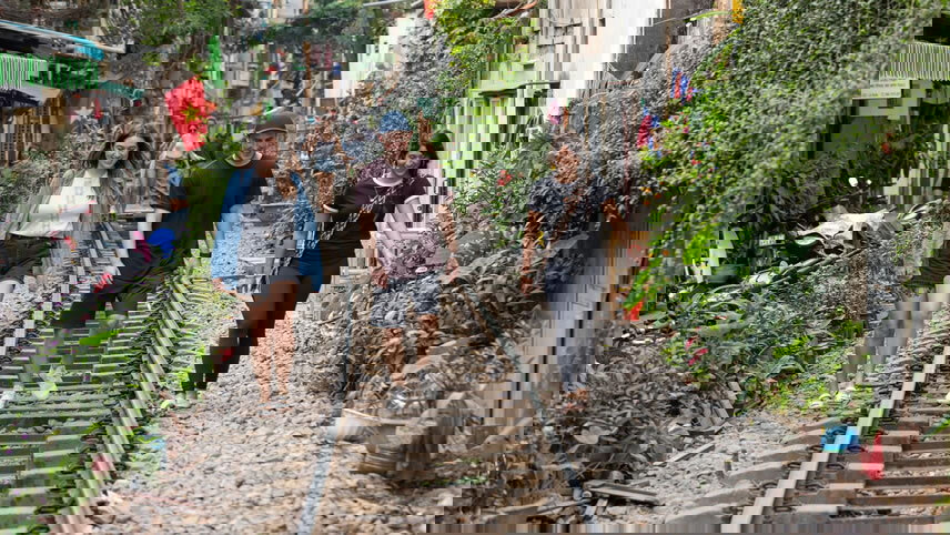 Hanoi Escape: Night Life, City Vibes & Bia Hoi Corner