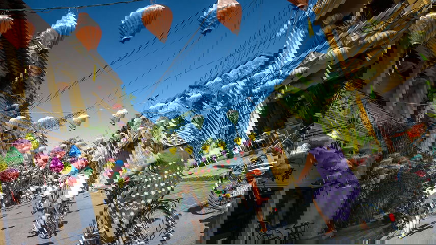 Epic Vietnam: Hanoi, Ho Chi Minh City & Handmade Noodles