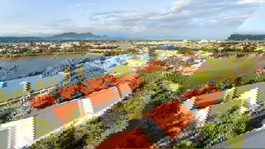 Signature: Vietnam from the Mekong Delta to Hanoi