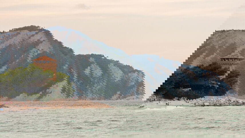 West African Adventure: Highlights of Ghana, Togo & Benin