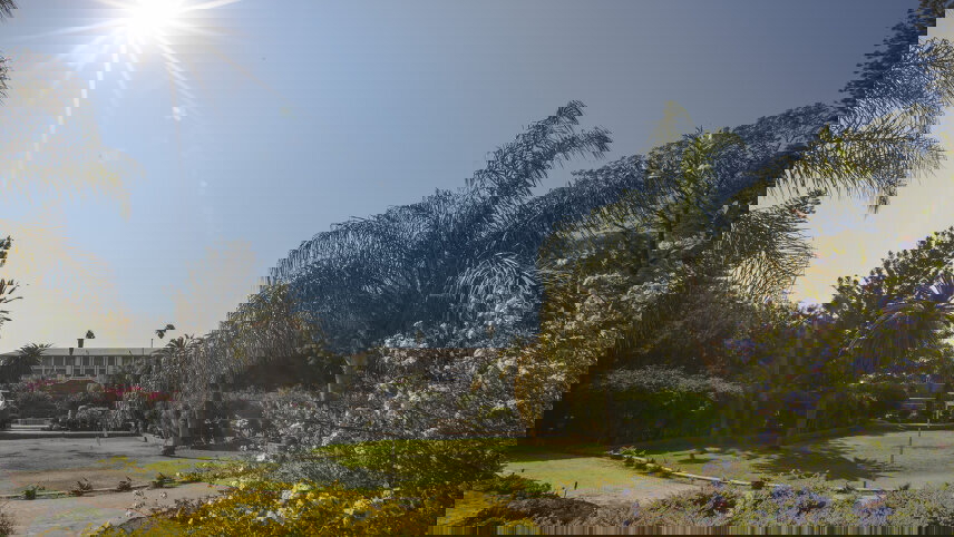 Active Southern Africa: Victoria Falls & Namibia