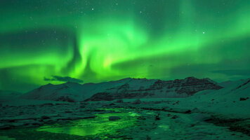 6 Day Signature: Iceland's Winterscapes, Golden Circle & Northern Lights (G Adventures)