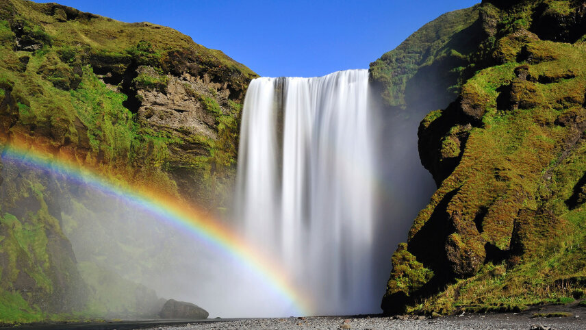 Signature: Iceland's Winterscapes, Golden Circle & Northern Lights