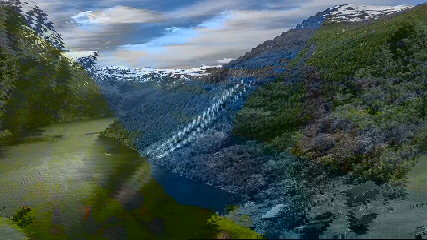 Signature: Norway's Fjords & Mountain Vistas