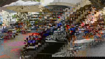 9 Day Spain Family Journey: Vibrant Cities and Artistic Icons (G Adventures)