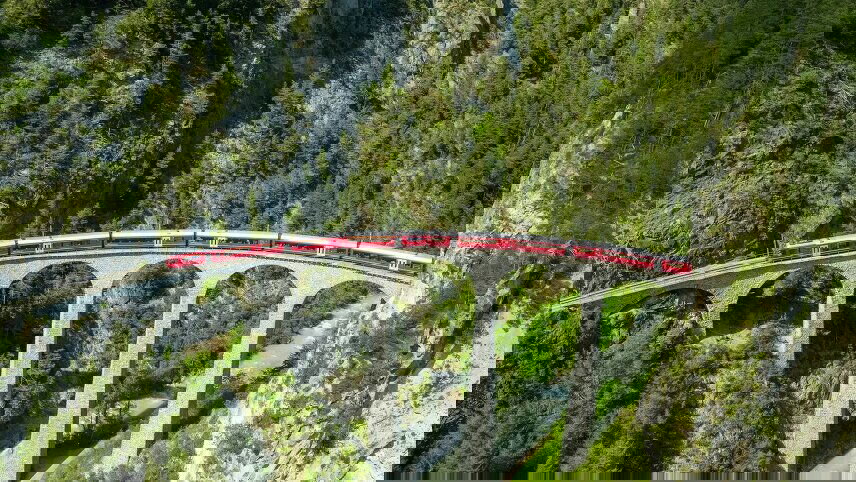 Signature: Iconic Trains of Switzerland & Italy's Lake District