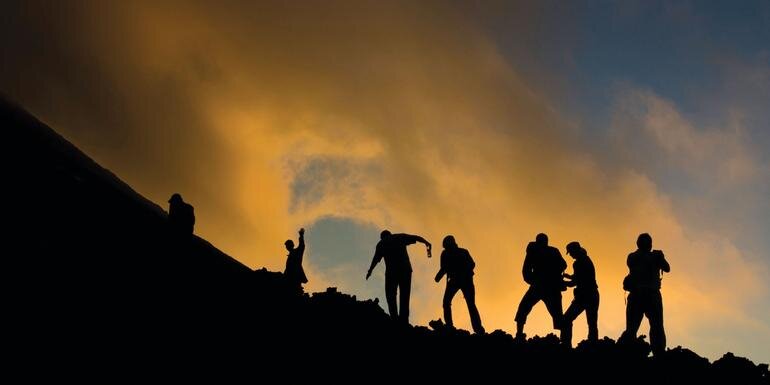 Volcano Trail: Waves & Local Ways