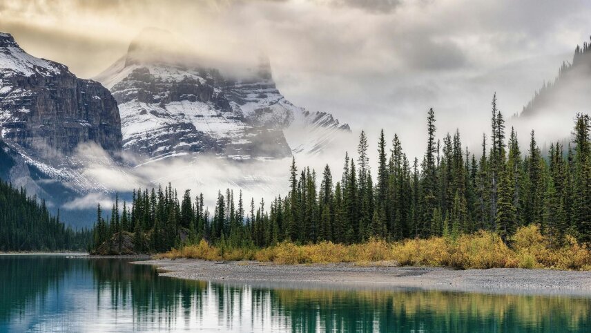 Signature: Canada's Rocky Mountains, Banff & Indigenous Traditions