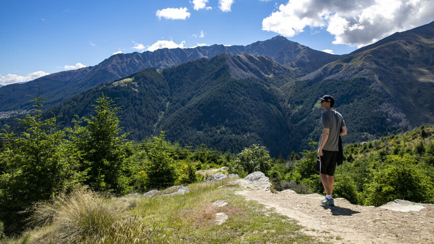 Signature: New Zealand, Milford Sound & Maori Culture