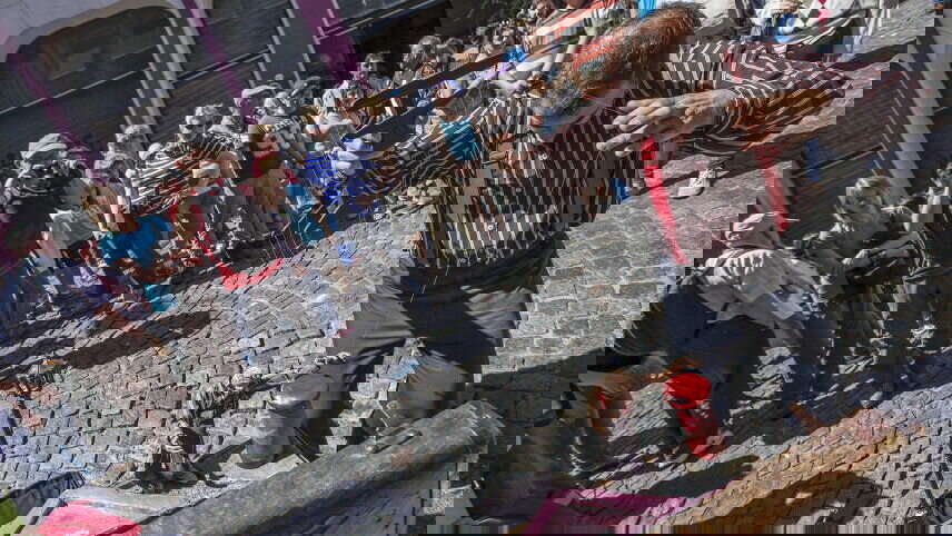 Santiago to Buenos Aires: Volcanos, Valleys & the Lake District