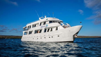 7 Day Galápagos Land & Sea - Central & South Islands aboard the Yolita (G Adventures)