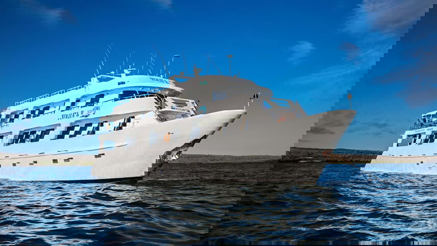 Galápagos - South & East Islands aboard the Yolita