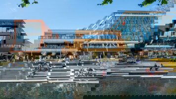 7 Day Captivating Coast Tour (Northbound) (Great Journeys New Zealand)