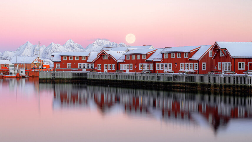 Follow the Northern Lights (Finland to Norway)
