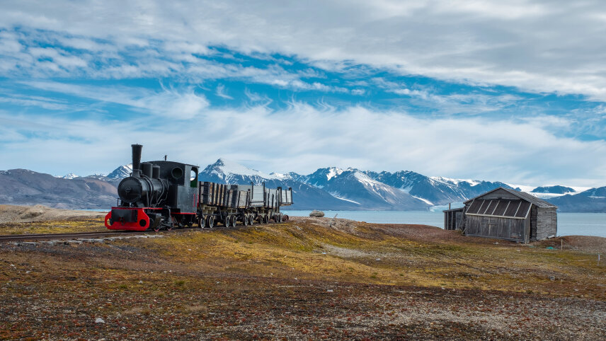 Circumnavigating Spitsbergen - In the Realm of the Polar Bear