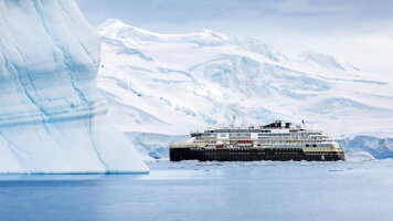 16 Day Iconic Antarctica – The Explorer’s Route (HX Expeditions)