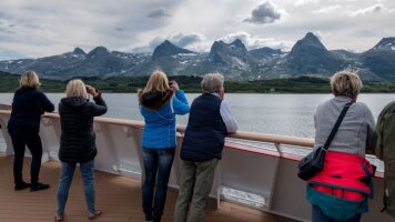 16 Day Sublime Svalbard – From Hamburg via Norway’s Springtime Fjords (HX Expeditions)