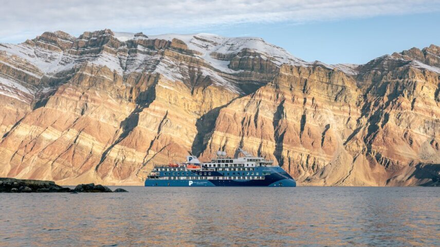 Four Arctic Islands: The Southbound Journey (Ocean Albatros)