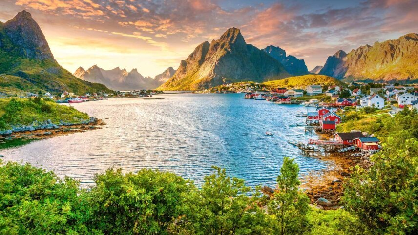 Norway's Wild North: Lofoten to Svalbard (Ocean Albatros)