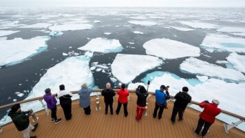 8 Day Svalbard: North to the Midnight Sun (Ocean Albatros) (Intrepid)