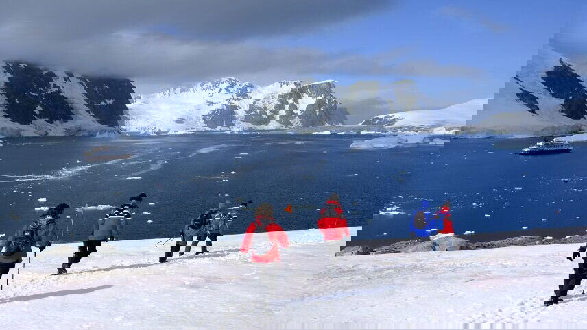 Antarctic Peninsula: An Explorer's Expedition