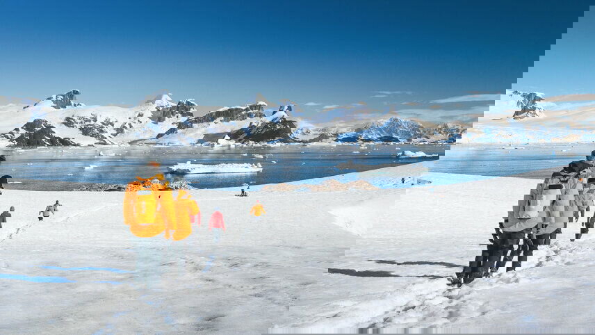 Antarctic Explorer: Discovering the 7th Continent