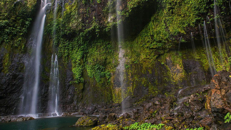 Fiji: Hike, Raft & Snorkel